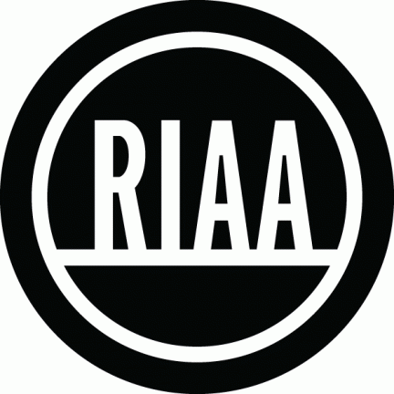Castigo por descargar 24 canciones: multa millonaria y apoyar campañas anti-piratería