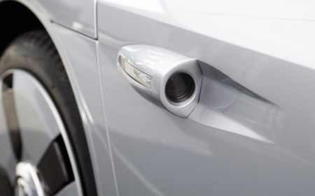 ¡Adiós a los retrovisores, las cámaras son lo de hoy! Japón permitirá autos sin espejos