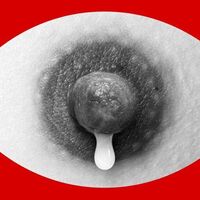 'Madres paralelas': un pezón goteando leche materna es el cartel de la nueva película de Almodóvar que ya ha topado con la censura 