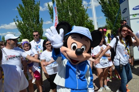 La Disney Magic Run para familias reune a más de 6.000 personas en el parque Juan Carlos I de Madrid