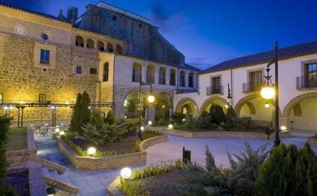 Aprovecha los descuentos especiales de Paradores para lo que queda de verano