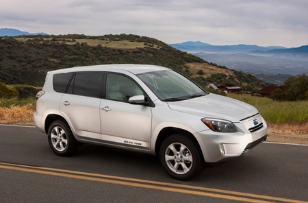 Toyota RAV4 EV 01