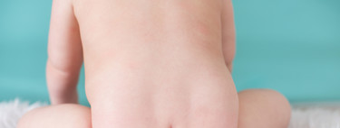 ¿Cuándo la foto de un niño desnudo es considerada pornografía, según la ley?