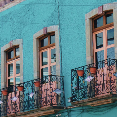 La psicología explica el mito de las casas color menta en México: no es solo estética, la iluminación influye en la sensación de espacio 