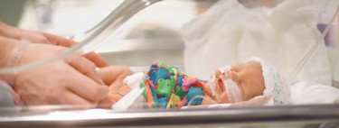 El Clínic instala cámaras en la UCI de neonatos para que los padres puedan ver a sus bebés prematuros las 24 horas 