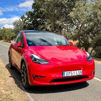 Las ventas de coches eléctricos se resienten en agosto aunque consiguen alcanzar el 5%. Tesla recupera el trono en España 