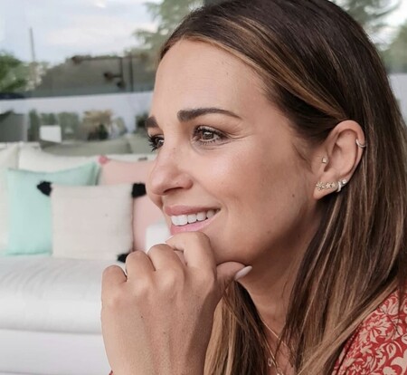 "Es mi hijo y hago lo que yo considero”, la firme respuesta de Paula Echevarría a quien la critica por dar el biberón a su bebé