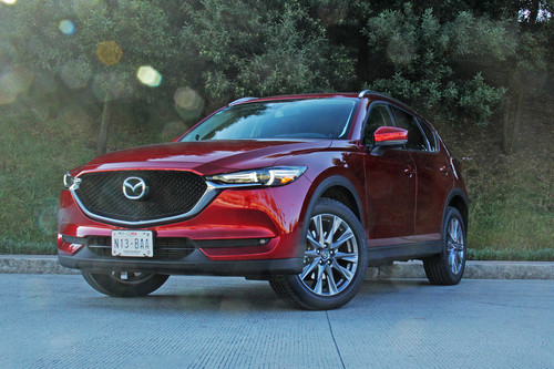 Mazda CX-5 Signature 2019, a prueba: no es un premium, pero está cerca de lograrlo (+video)