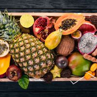 Se sua língua arde ao comer esta fruta, não é alergia: entenda o ataque microscópico que acontece na sua boca 