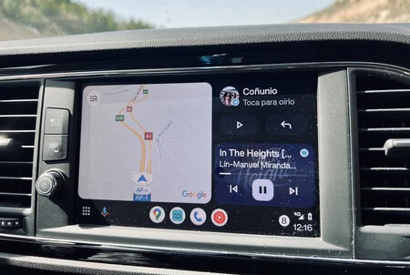 Cómo configurar la pantalla dividida en Android Auto para conducir