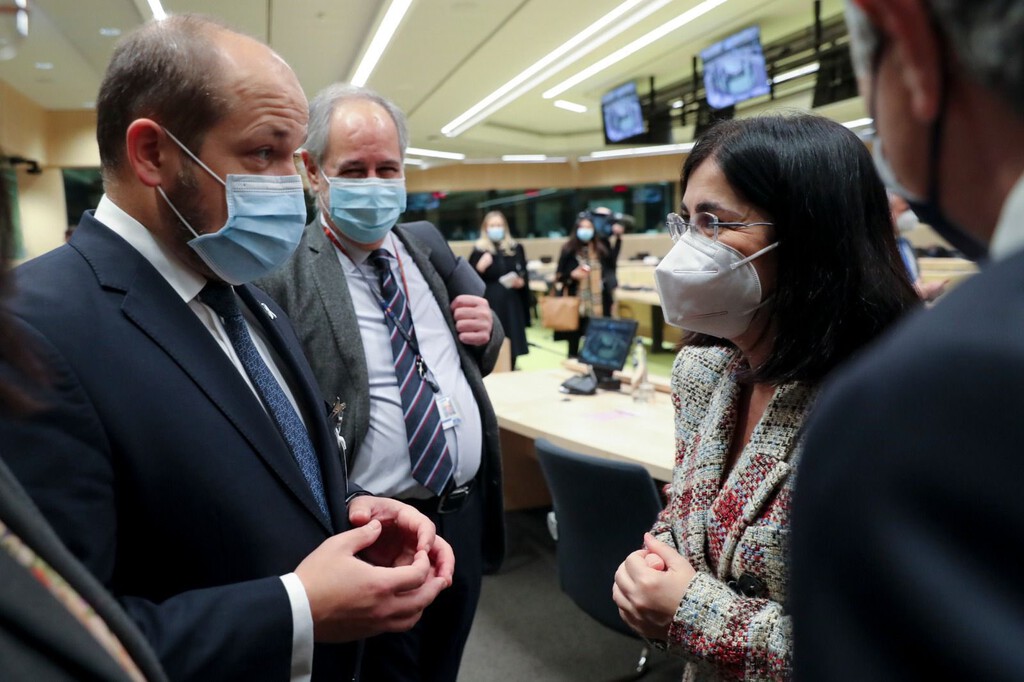 España ya tiene fecha para el fin de la mascarilla en interiores: la vuelta de Semana Santa