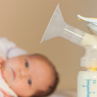 Cómo extraerse y conservar la leche materna