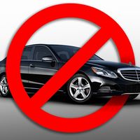 Turkmenistán ataca de nuevo y veta los coches negros tras prohibir su importación