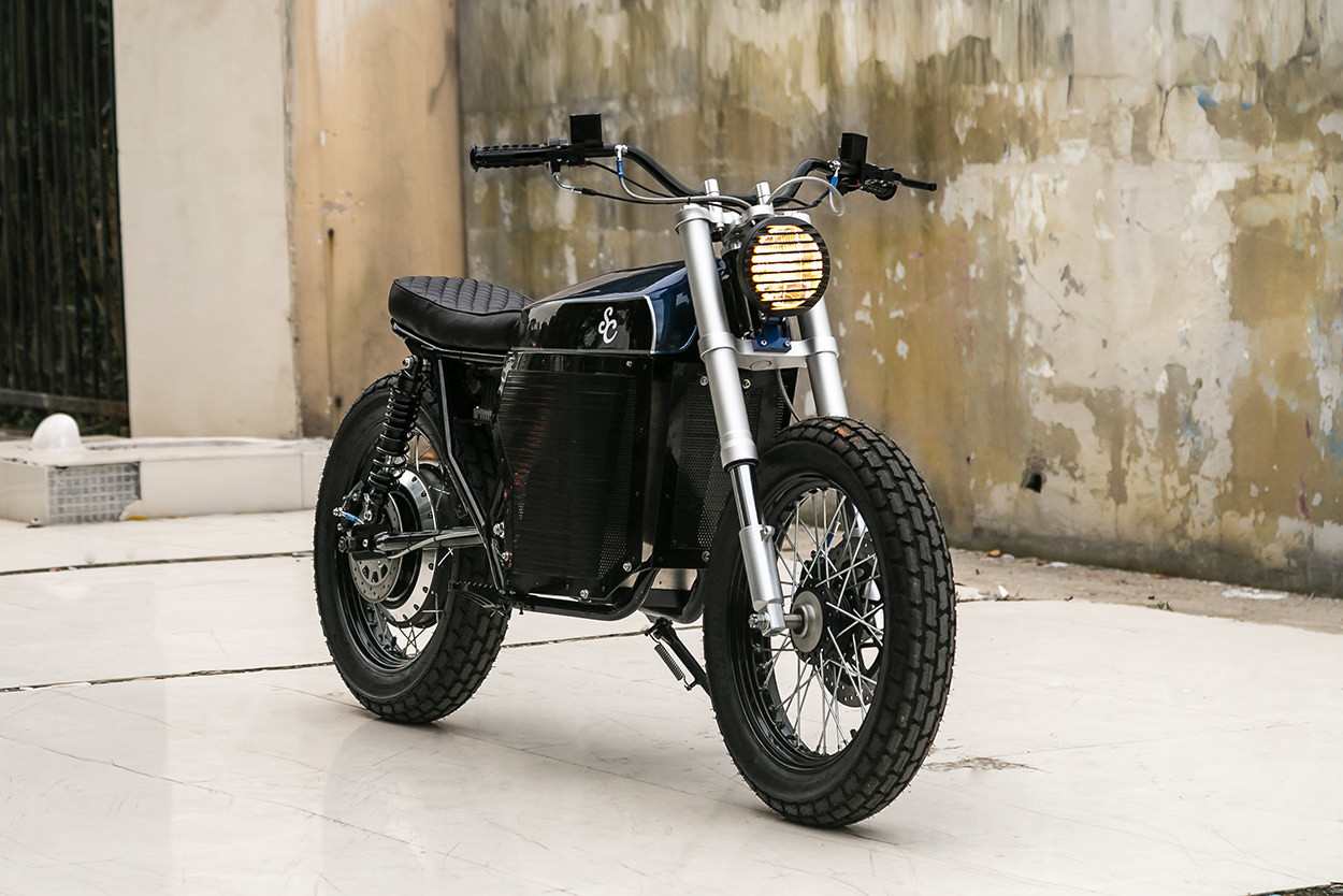 Amperizate con esta street tracker eléctrica de Shanghai Customs, 5.000 W y 250 kms de autonomía