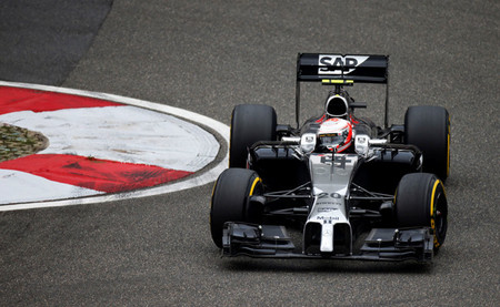 Según Éric Boullier, la caída de rendimiento de Kevin Magnussen es parte del proceso de aprendizaje