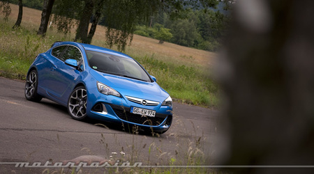 Opel Astra OPC, presentación y prueba en Pferdsfeld (parte 1)