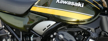 "¡Que vuelvan los 2T!". Kawasaki está preparando un pelotazo en forma de moto clásica de dos tiempos, y suena a gloria