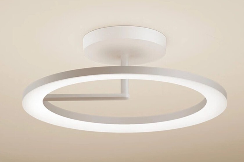 Xiaomi ha lanzado una lámpara de techo tan potente que rivaliza con las farolas, casi no hace sombras y se controla con el móvil