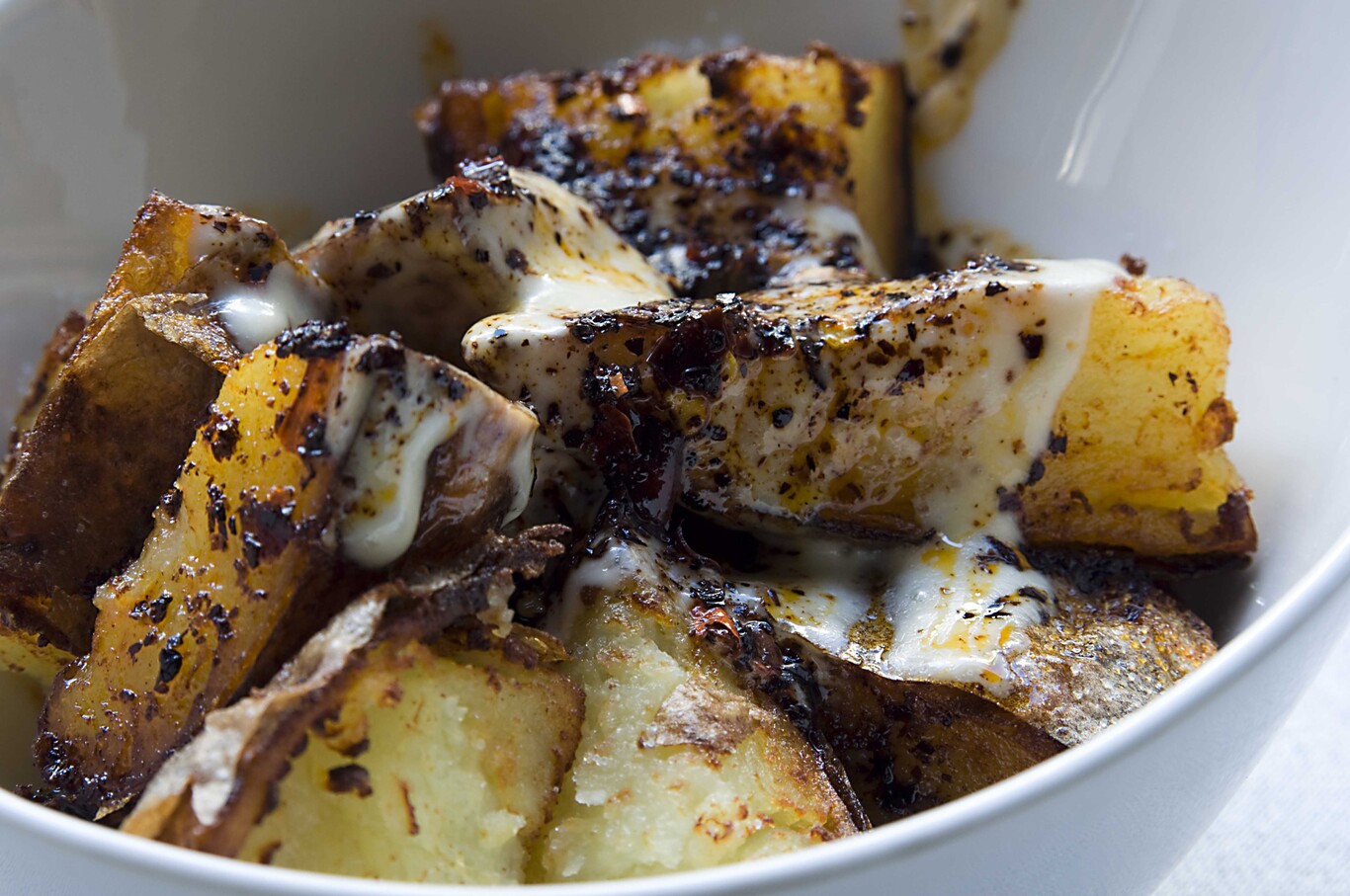 16 bares de barrio donde encontrar las mejores patatas bravas de Madrid