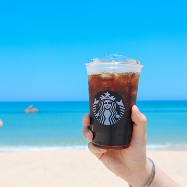 Beber café en verano: ¿deshidrata o es una opción saludable para hidratarnos? Esto es lo que tienes que saber