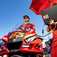 La peor versión de Pecco Bagnaia volvió en el momento decisivo, con aplausos irónicos incluidos: "La he cagado" 