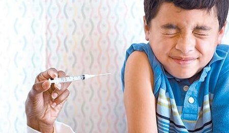 La moda de rechazar la medicina oficial está provocando que enfermedades casi erradicadas como el sarampión vuelvan a ser un problema