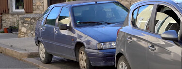 "Las llaves del coche están en el bar". En este pueblo, el autobús pasa una vez al día así que los vecinos idearon la solución perfecta para moverse: compartir un viejo Citroën ZX