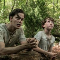 Tom Holland necesita hacer más cosas aparte de 'Spider-Man'. Hace años protagonizó un inquietante thriller en Netflix donde se enfrenta a Robert Pattinson