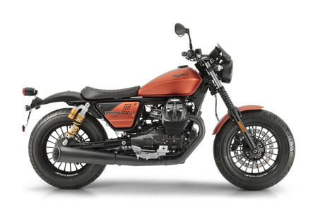 Moto Guzzi V9 Bobber Sport 2019 3