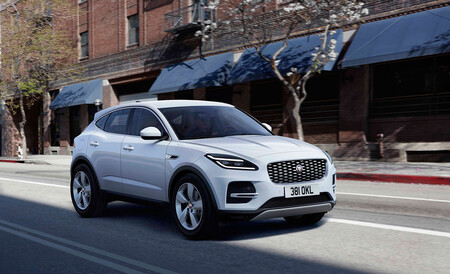 Nuevo Jaguar E-Pace: el SUV se renueva y apuesta casi todo al verde, con versión híbrida enchufable y opciones mild-hybrid