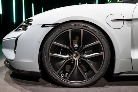 Porsche Taycan 2024 llantas
