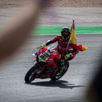 Álvaro Bautista se reivindica tras su último mazazo en el WSBK: "En MotoGP ganan muchas Ducati, aquí solo yo" 