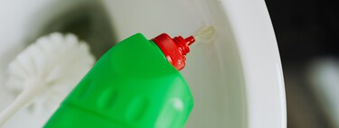 Echar vinagre en la taza del baño una vez a la semana: ¿para qué sirve y qué beneficios tiene?