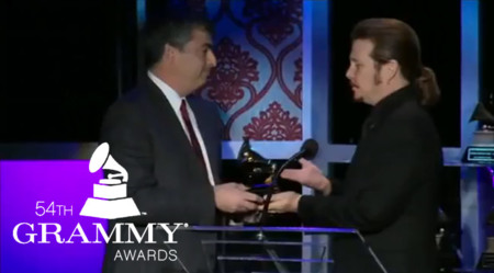 Eddy Cue recoge el Grammy póstumo en honor de Steve Jobs