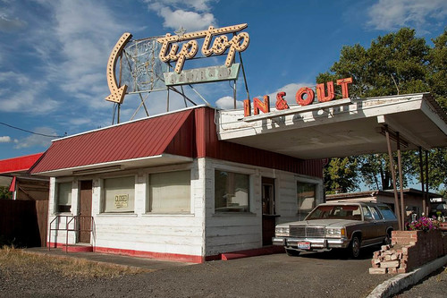 Drive-thru o comprar sin bajar del coche. Del banco que permitía hacer ingresos sobre ruedas al triunfo del McAuto y compañía