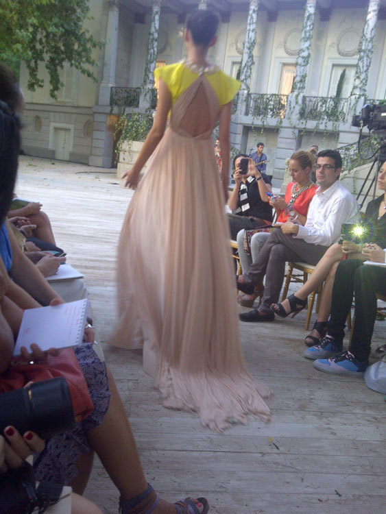 Foto de DELPOZO y debut de Josep Font: la fidelidad de la Alta Costura (18/19)