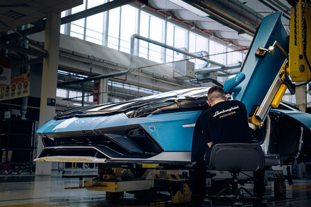 Finaliza La Produccion Del Lamborghini Aventador11