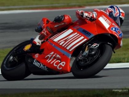 Bridgestone y Stoner mandan en Brno