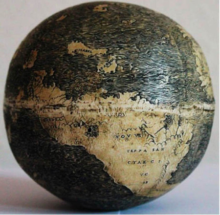 El globo terráqueo más antiguo de América está representado en un huevo de avestruz