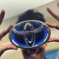 Toyota es la marca de autos más valiosa del mundo aun vendiendo pocos autos eléctricos. Para 2030 se plantea un giro de 180 grados al estilo Tesla