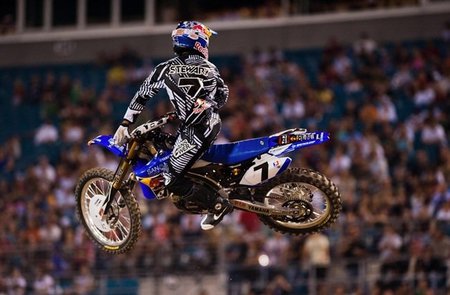 James Stewart detenido por jugar a los policías