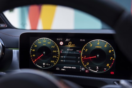 Mercedes-AMG A45 S cuadro digital