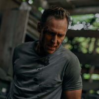 Tom Hiddleston, sobre por qué 'El infiltrado' ha pasado de ser una miniserie a una trilogía: "Queda redonda" 