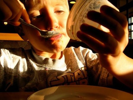No obliguemos a los niños a comer todo