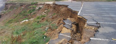 España tiene las carreteras peor que nunca y arreglar un solo kilómetro ya cuesta 100.000 euros: así se ha disparado el déficit que pagamos todos