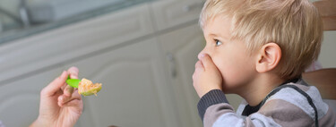 Alimentos que más rechazan los bebés y niños y qué puedes hacer para que tu hijo coma de todo 