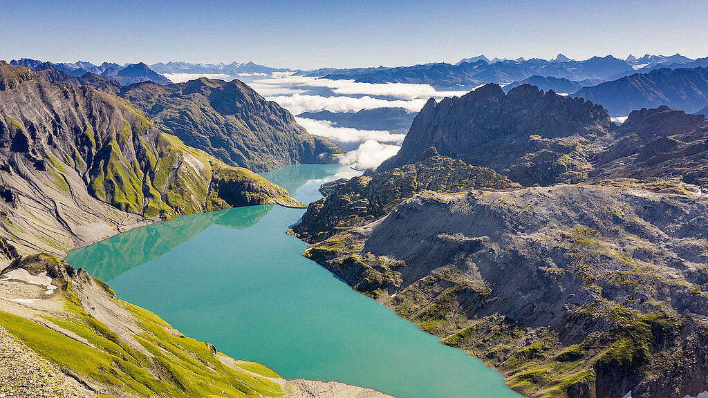 Tras 14 años de obras, Suiza ya tiene su apuesta por el futuro de la energía: una gigantesca batería acuática 