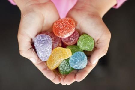 10 consejos para reducir el consumo de golosinas entre los niños