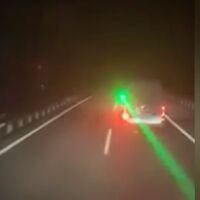 La Guardia Civil aplica la Ley Mordaza a un conductor que deslumbró con un láser a un camionero: la multa, de 30.000 euros