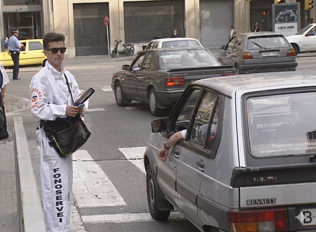 Coger una llamada importante en un atasco está a la orden del día. En 1990 una empresa de Barcelona ya ofrecía este servicio